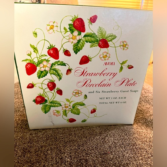 Avon Other - Vintage Strawberry Porcelain 22k Gold Trim Plate with strawberry bath soaps‎